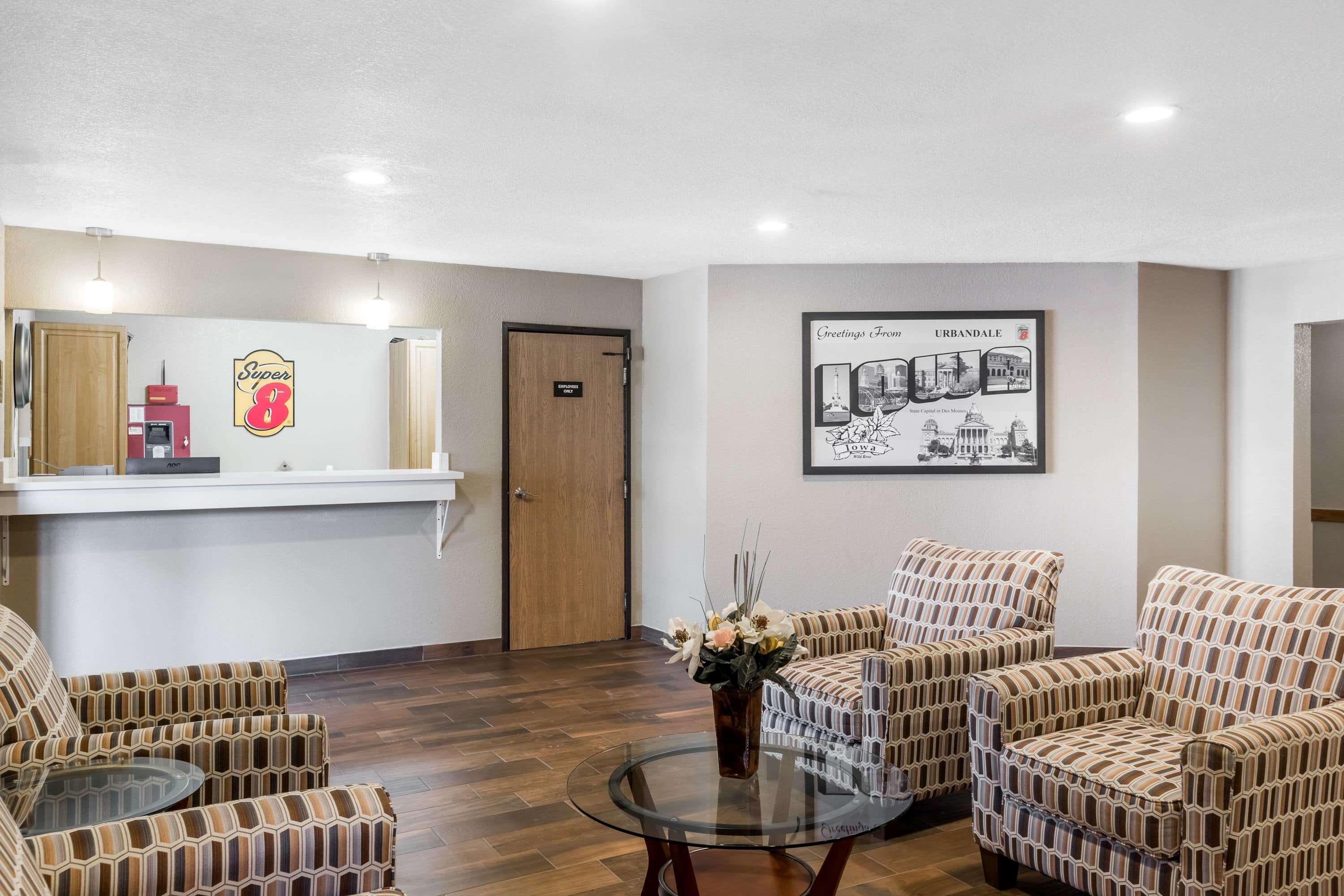 Super 8 By Wyndham Urbandale/Des Moines Area Motel Ngoại thất bức ảnh